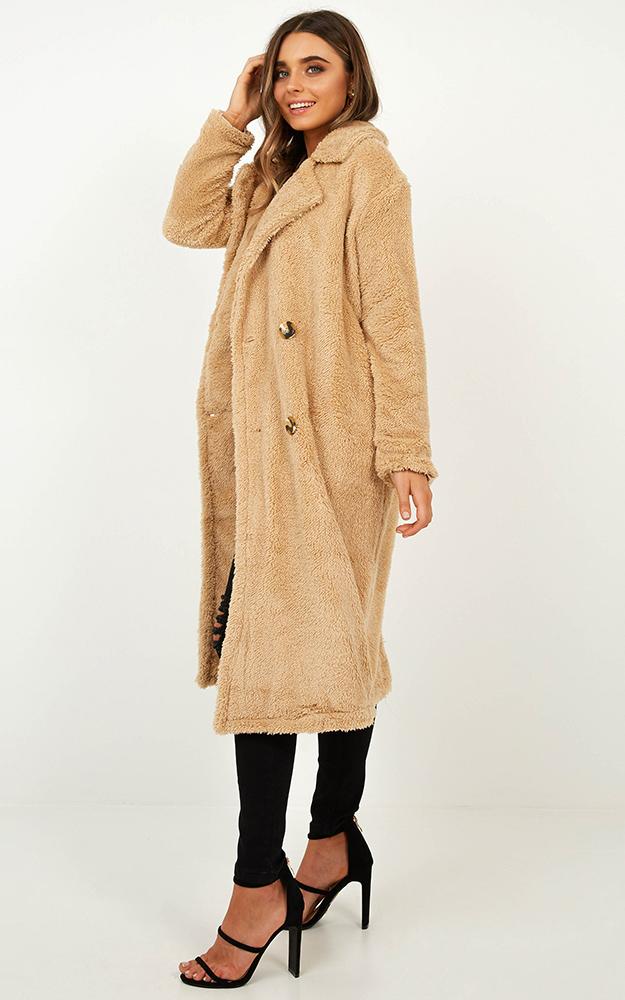 Bold Woman Coat In Cream