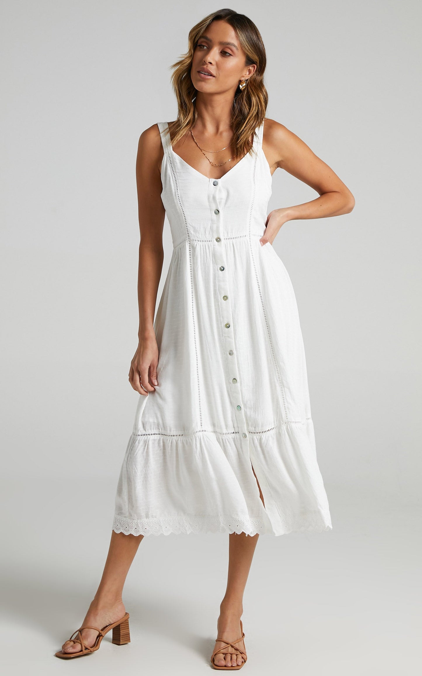 Roberts dress in White