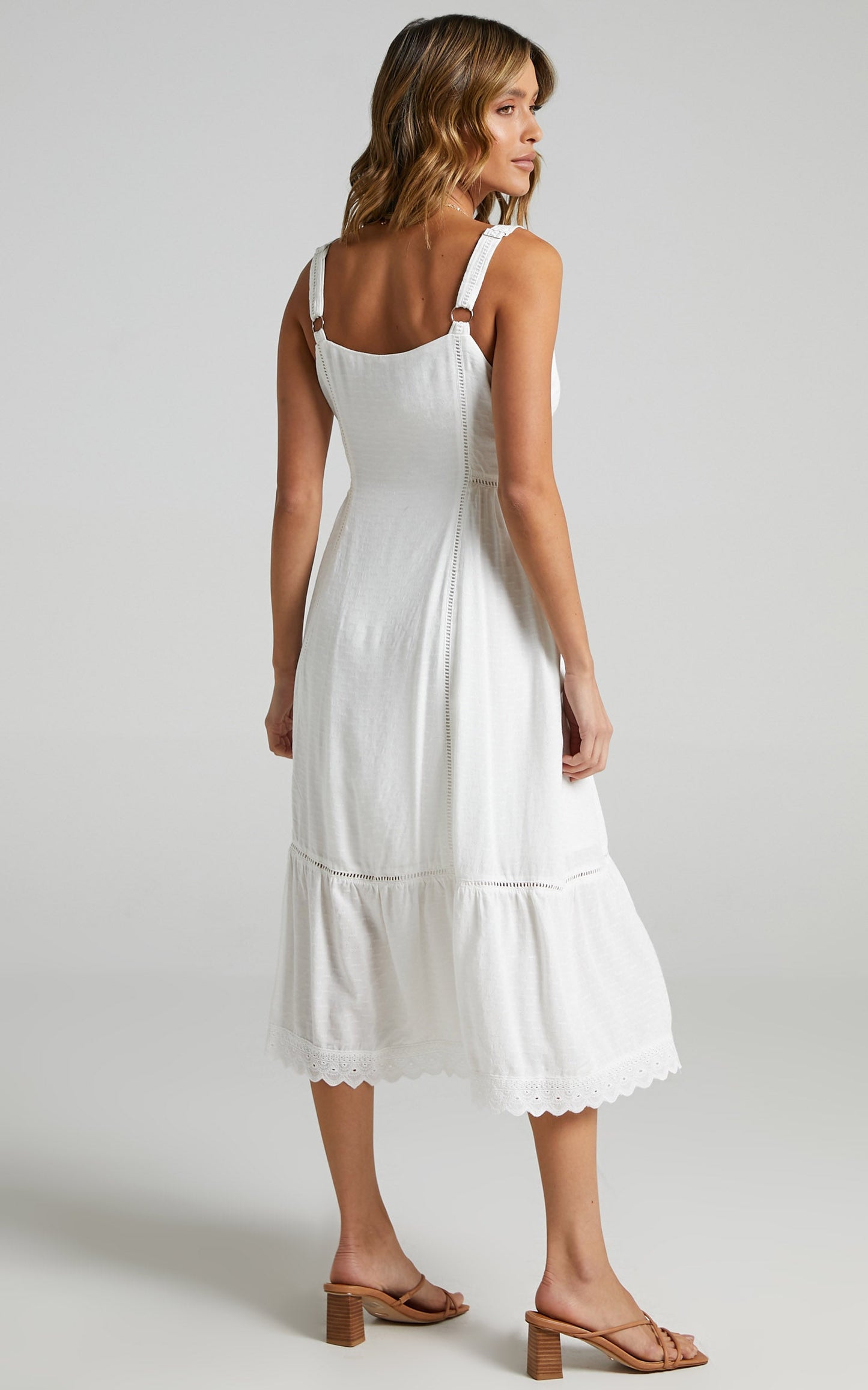 Roberts dress in White