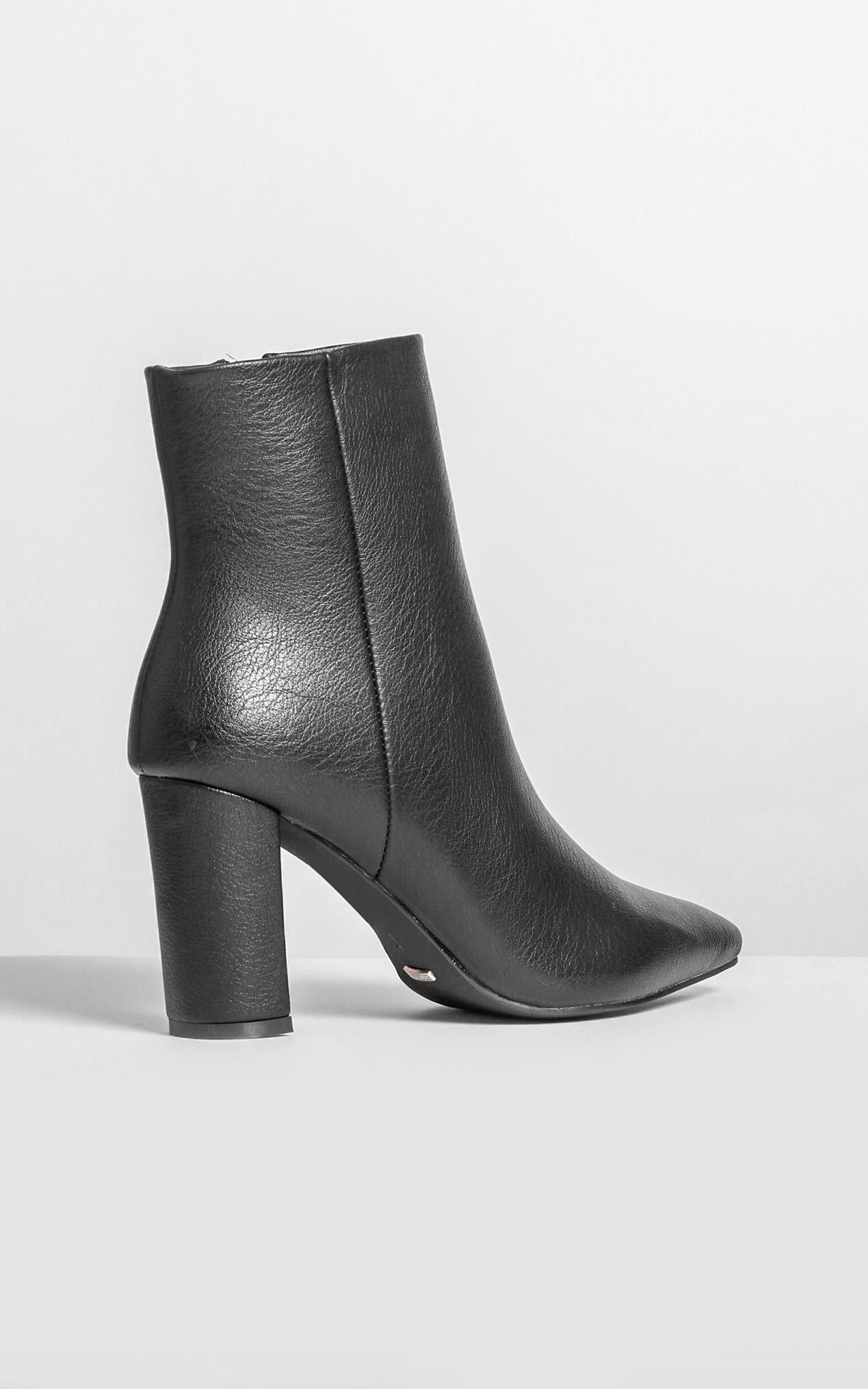 Billini - Whitney Boots in Black