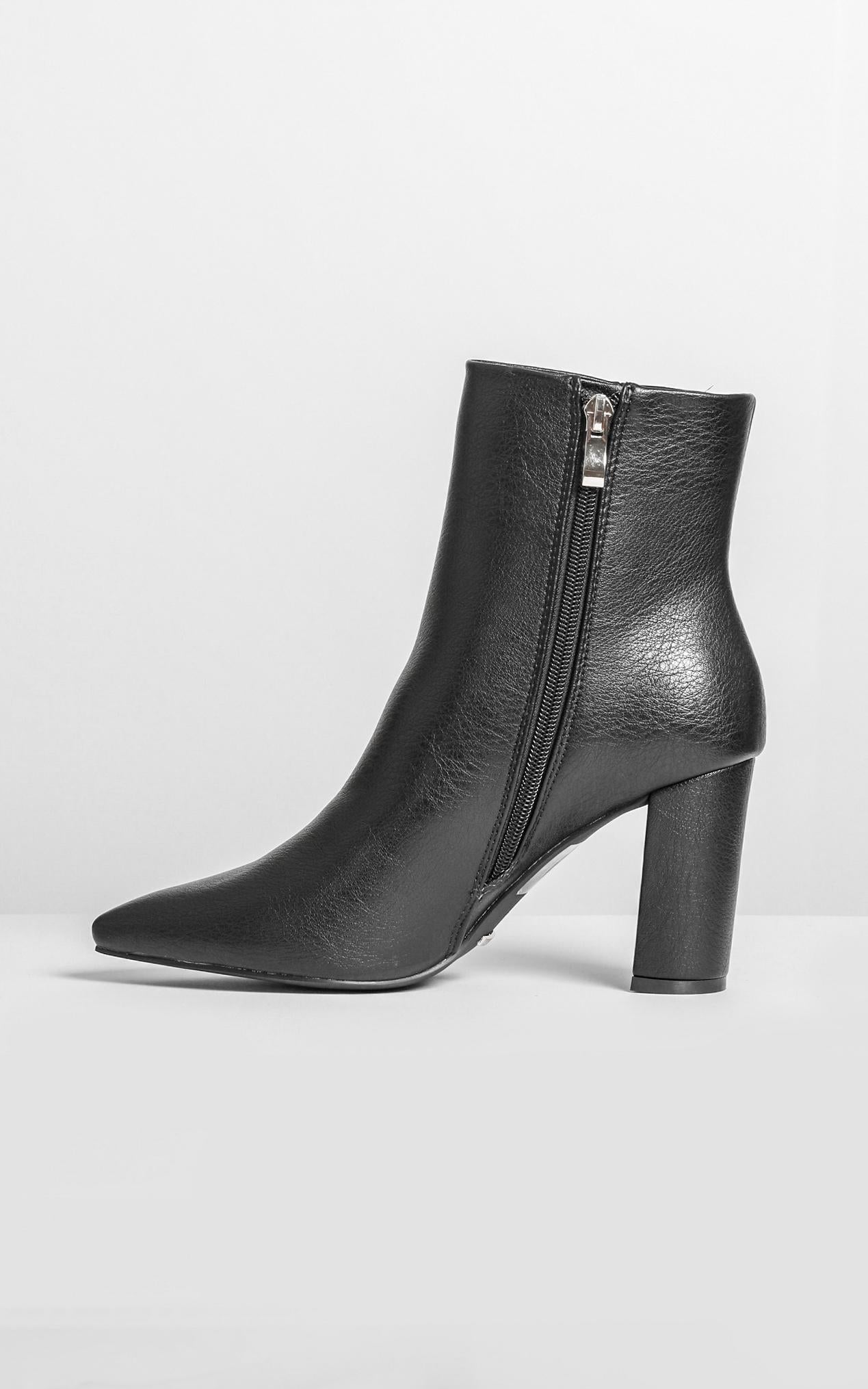 Billini - Whitney Boots in Black