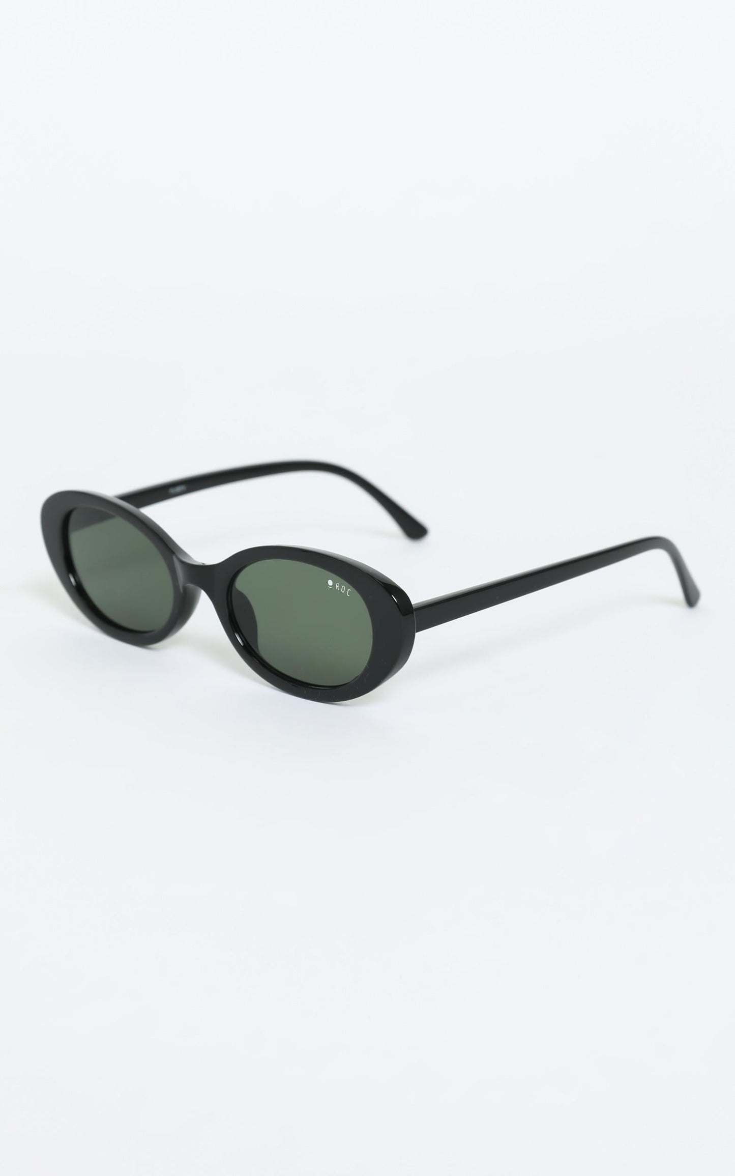 Roc - Flirty Sunglasses in Black
