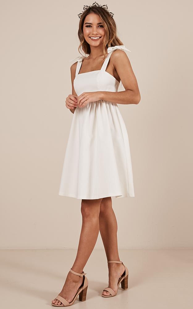 Get The Memo Dress In White