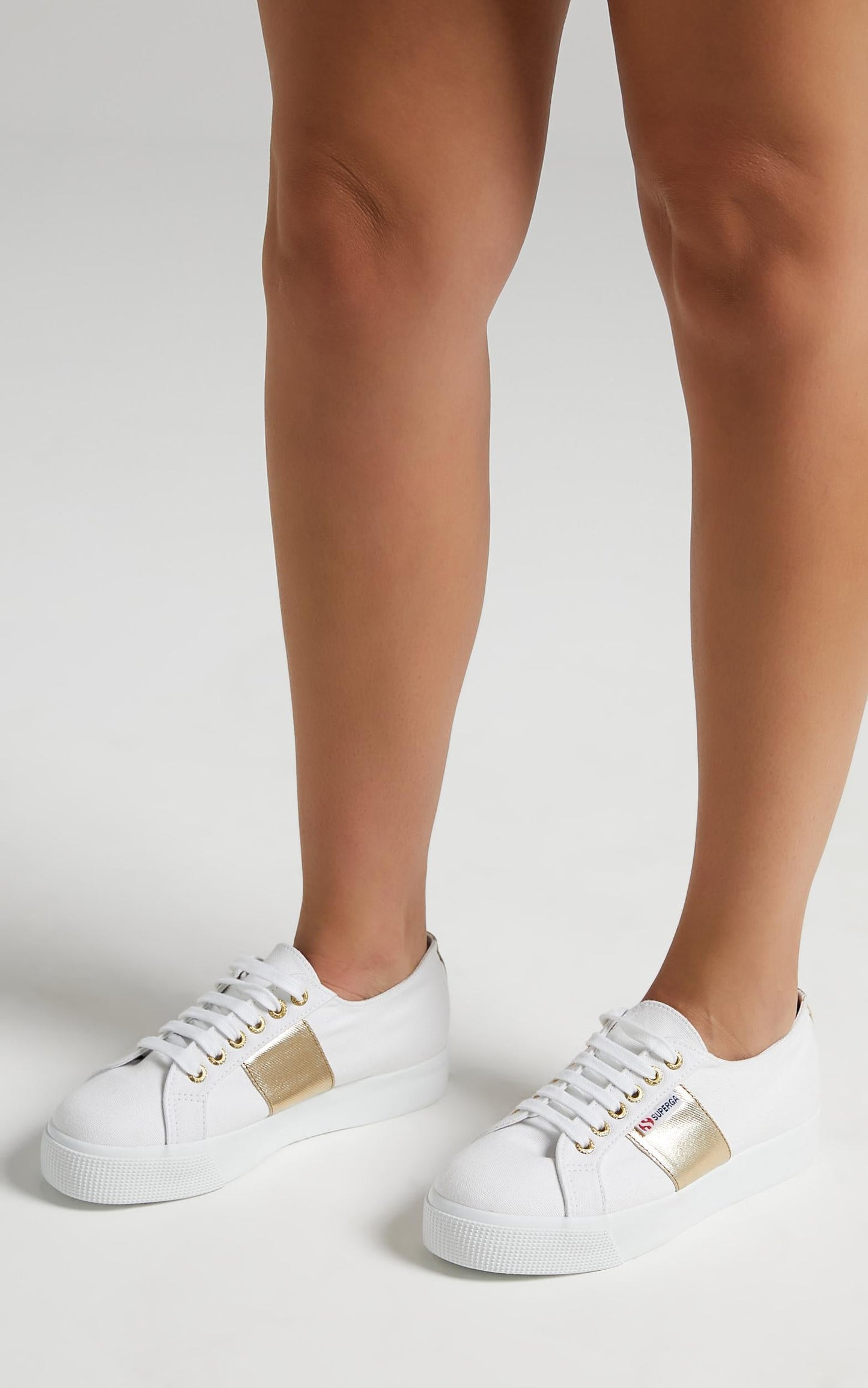 Superga - 2730 COTCOTMETW Platform Sneaker in white - gold