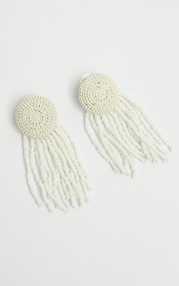 Good Timing Earrings In Cream