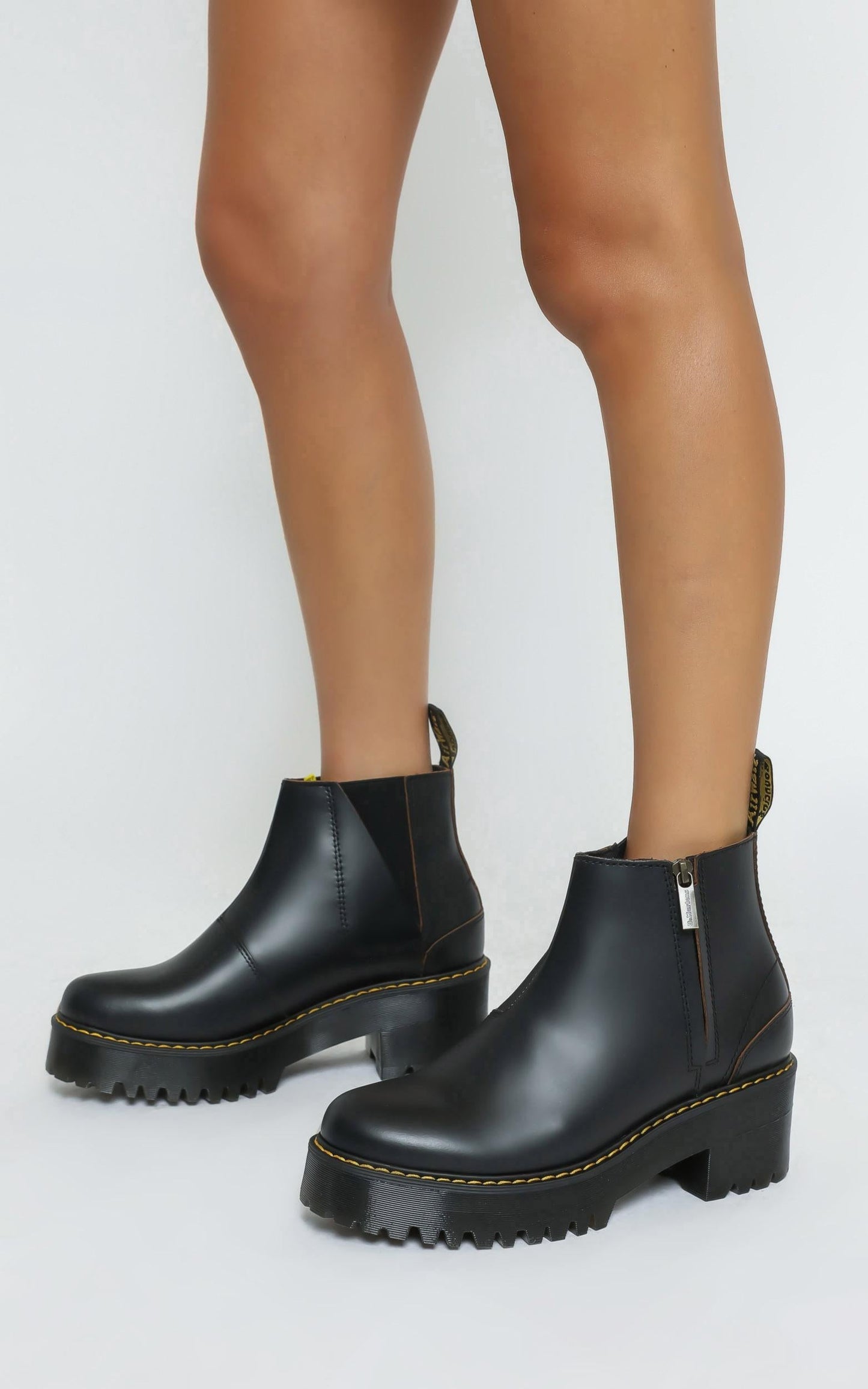 Dr. Martens - Rometty II Chelsea Boot in Black