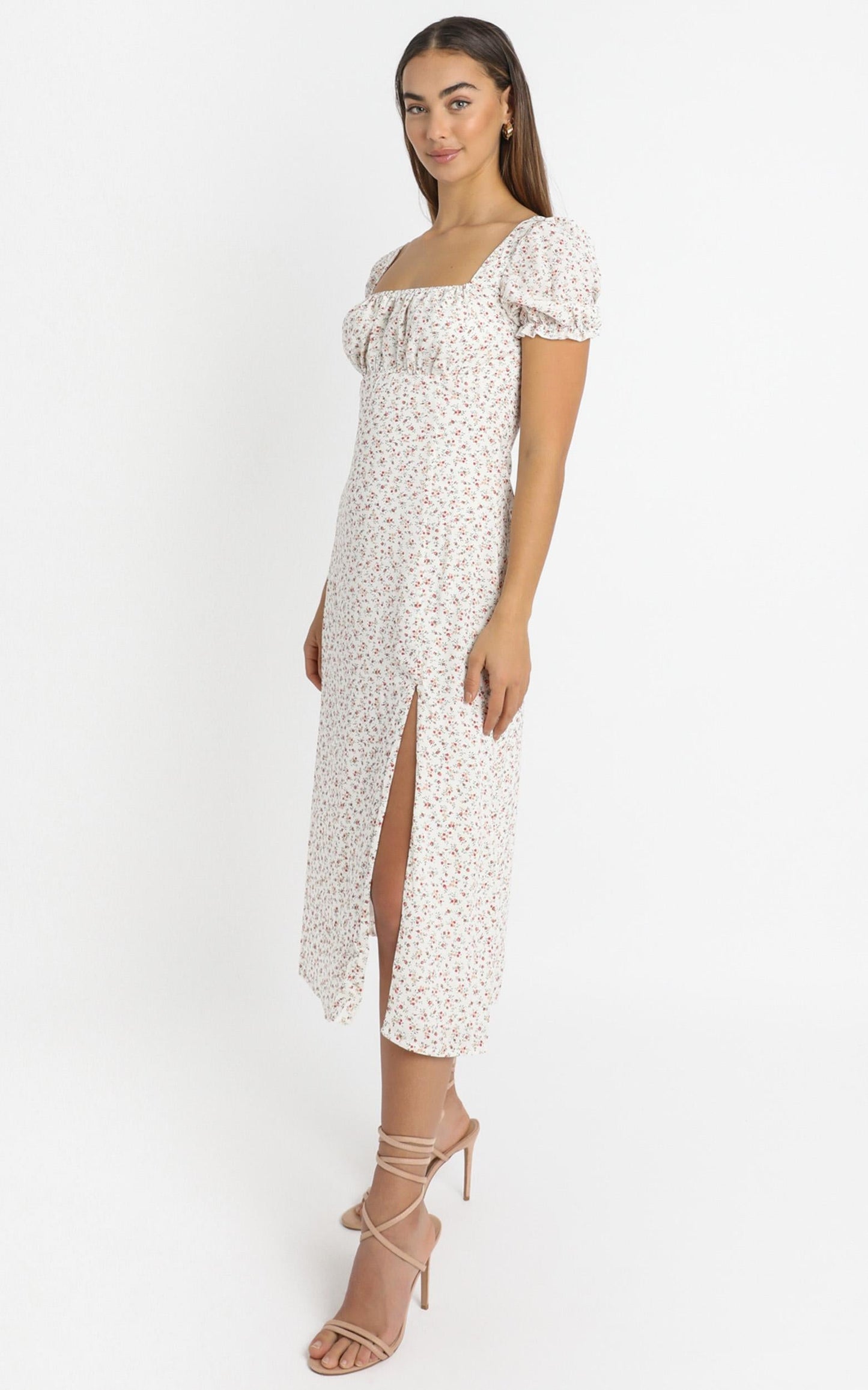Skipping By Dress In White Floral