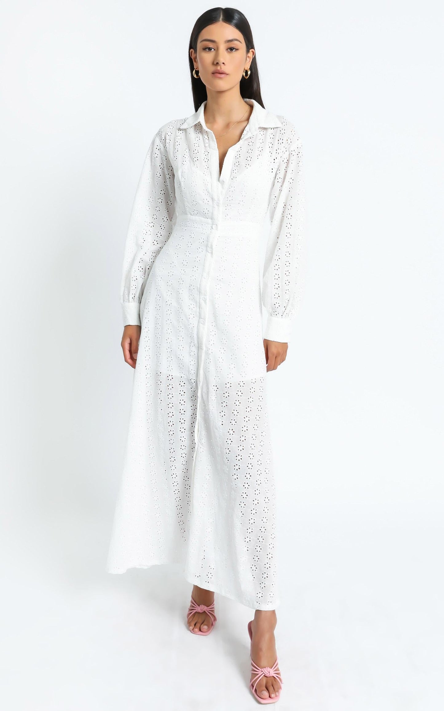 Niomie Embroidery Dress in White