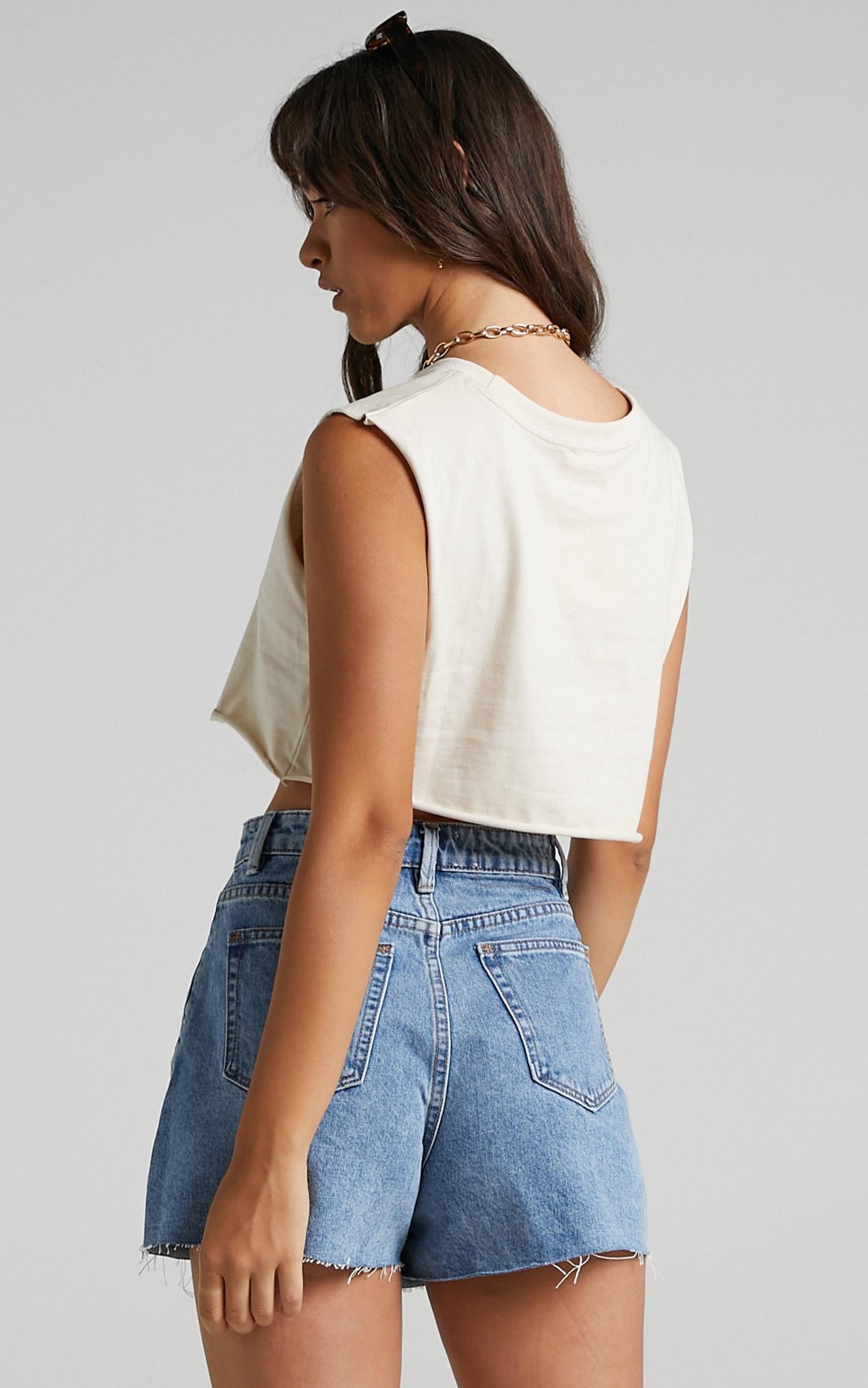 Khiani Crop Tee in Sand