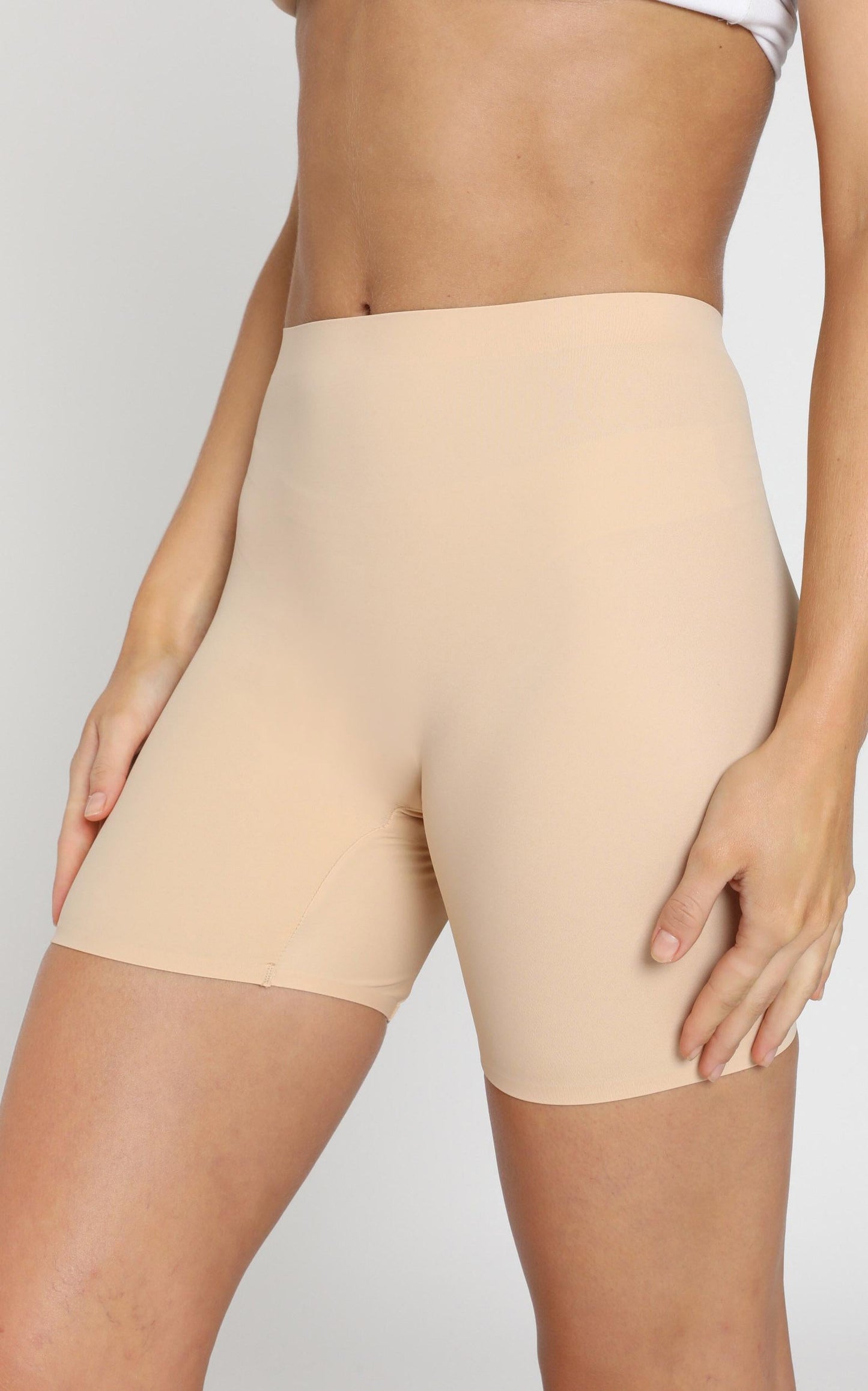 Seamless Shaping Shorts - Light Control In Nude