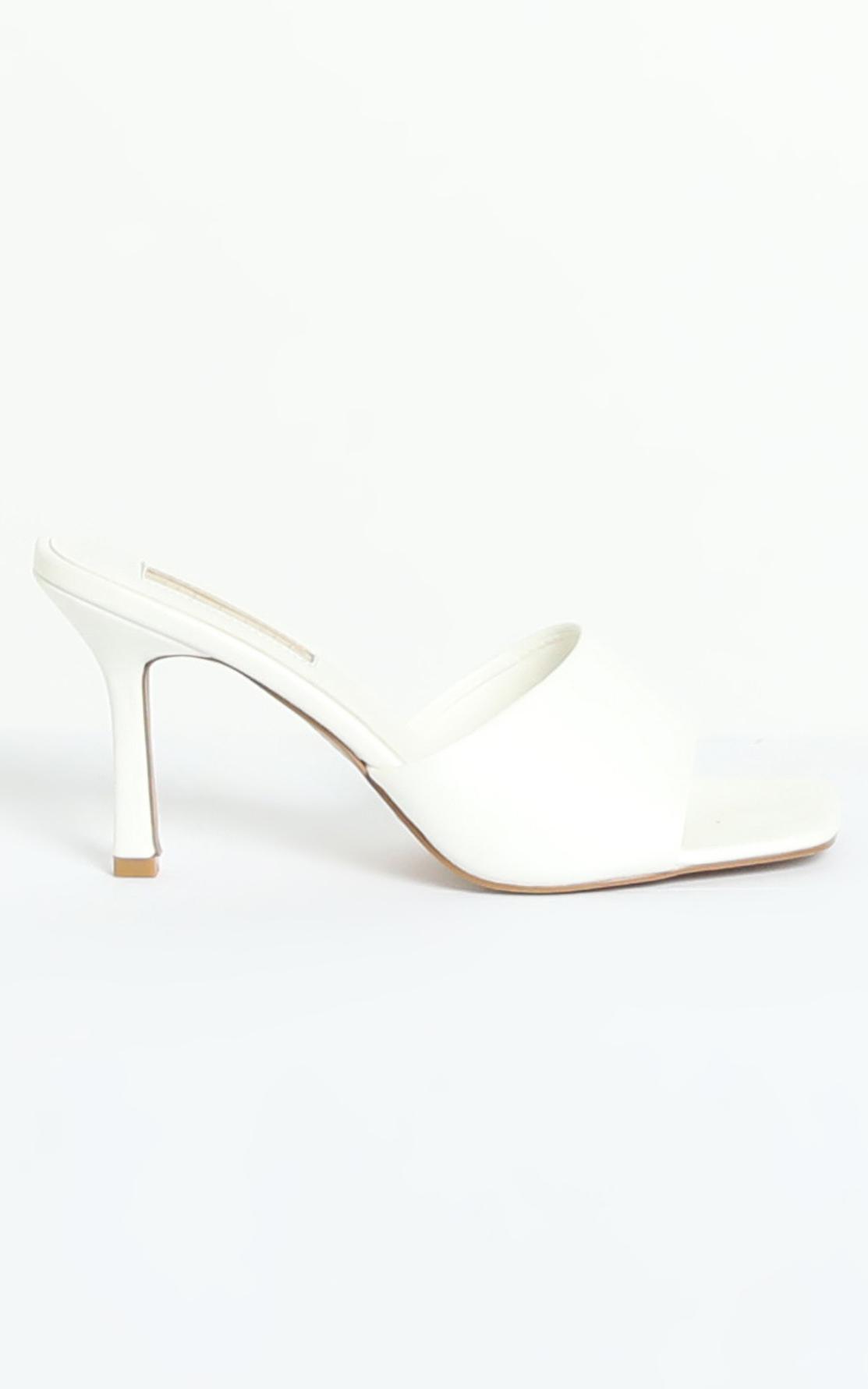Billini - Stormi Heels in White