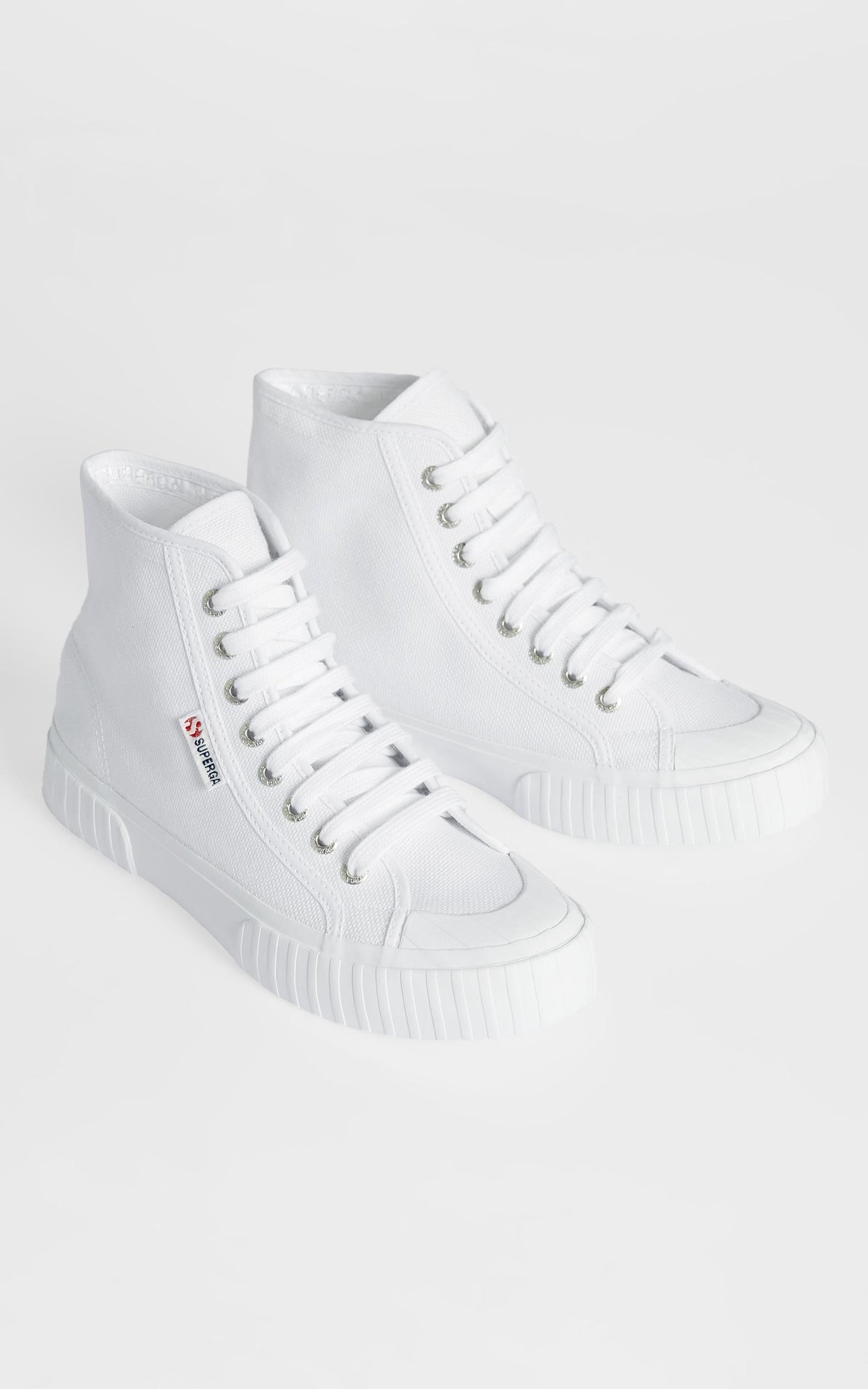 Superga - 2696 Stripe Sneakers in 901 White