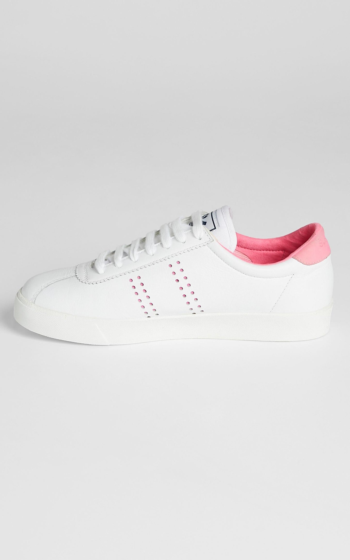 Superga - 2843 Club S Chromapeek Sneakers in A4R White Natural