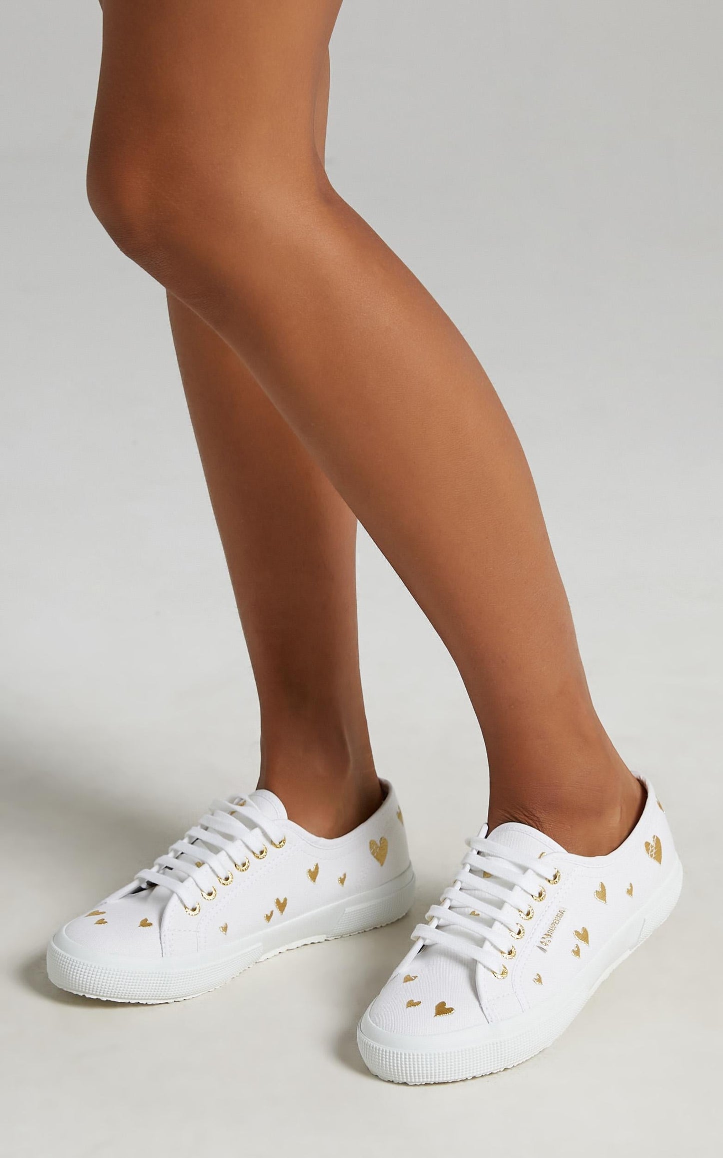 Superga - 2750 Hearts Embroidery Sneakers in A1Z White - Gold Hearts