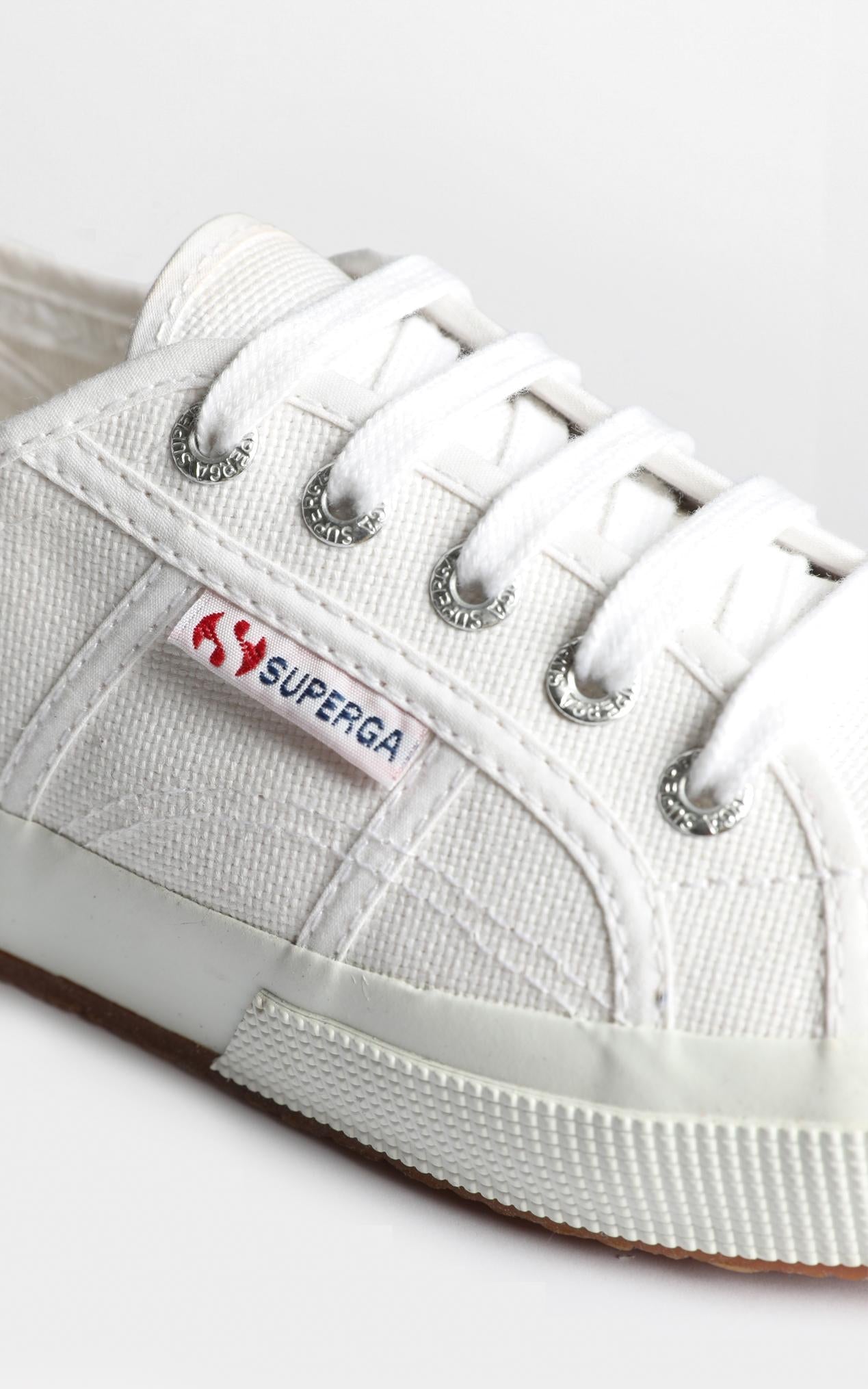 Superga - 2750 Cotu Classic Sneakers in White Canvas