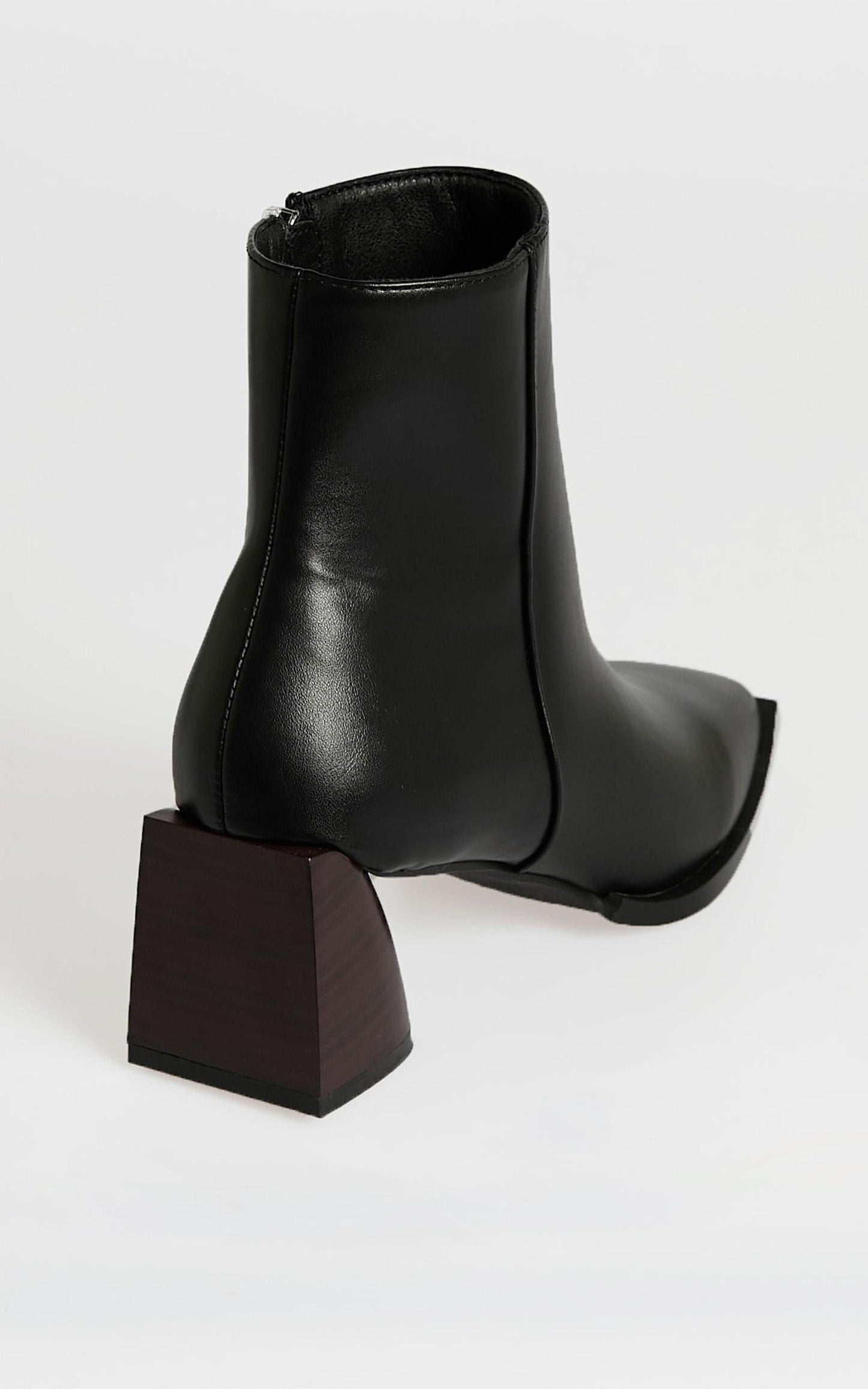 Therapy - Giri Boots in Black