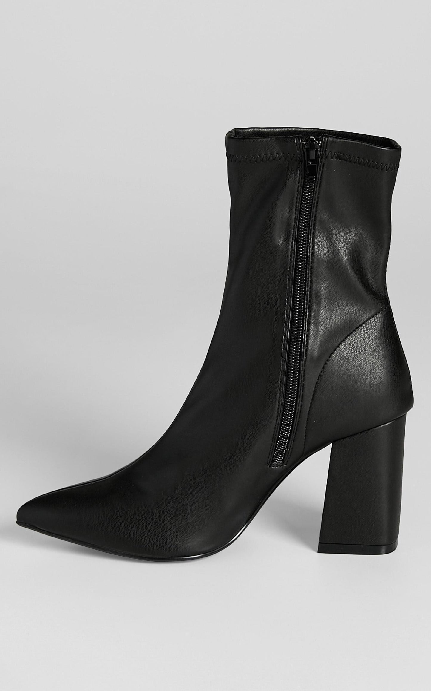 Therapy - Mitchell Boots in Black