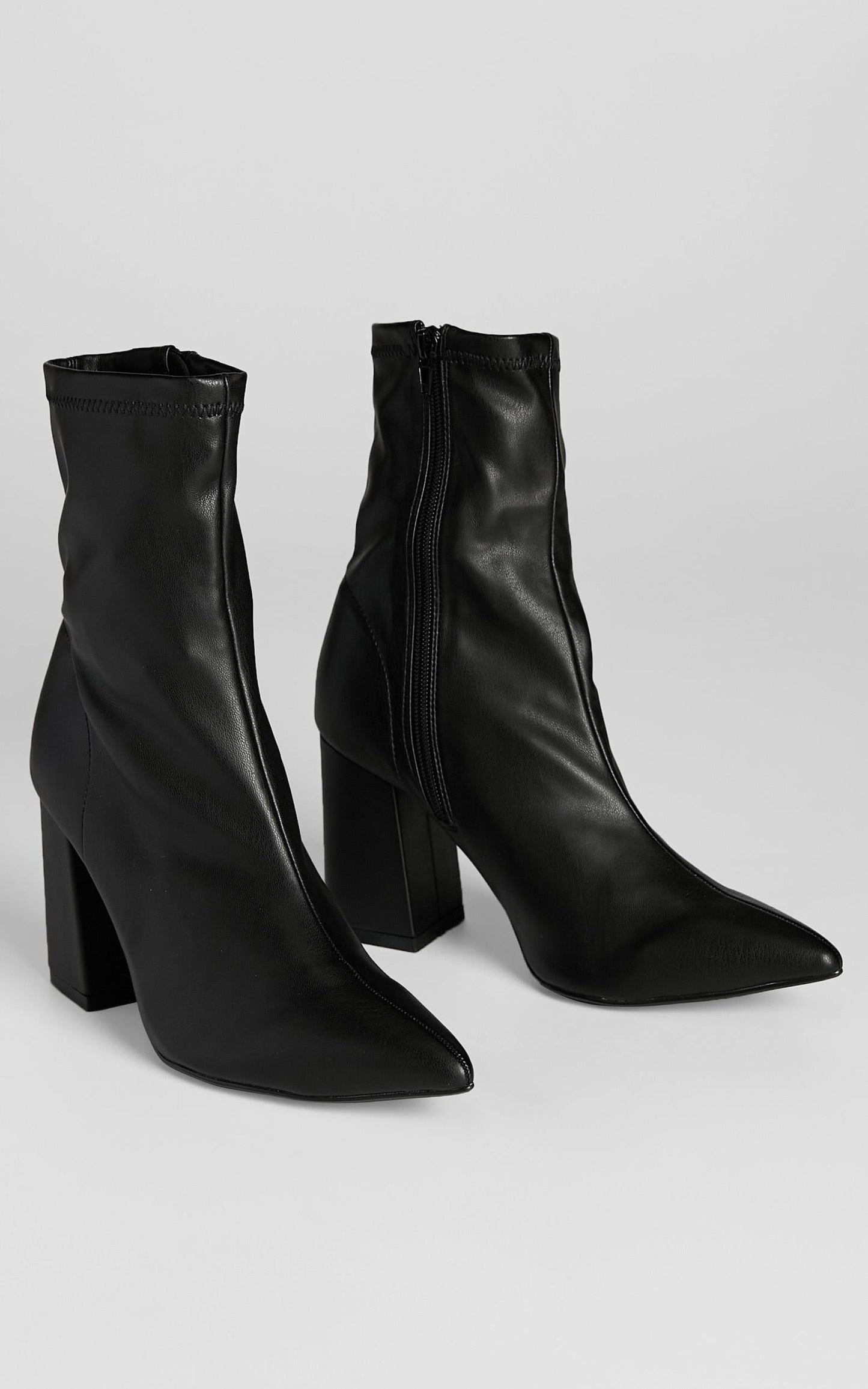 Therapy - Mitchell Boots in Black
