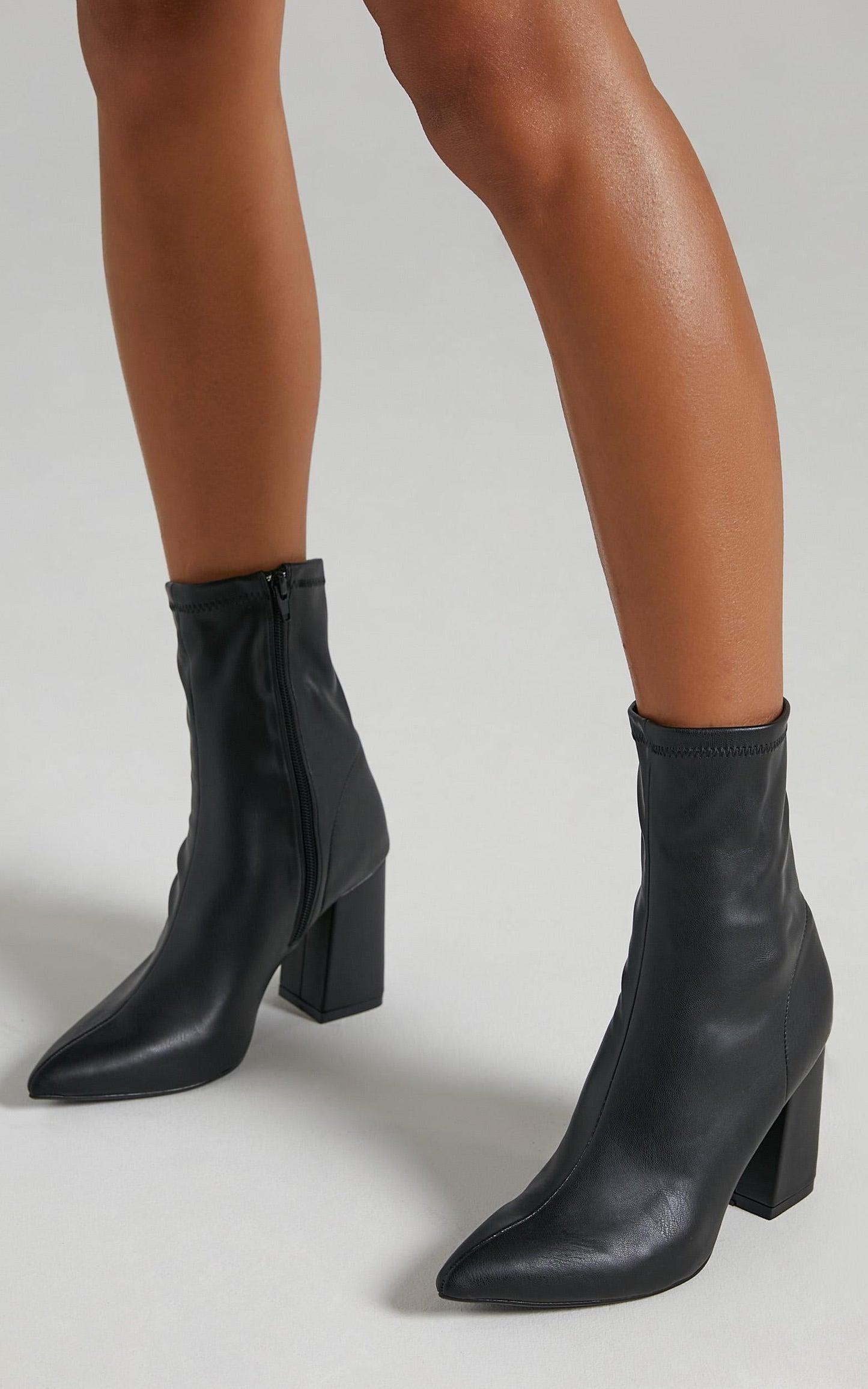 Therapy - Mitchell Boots in Black