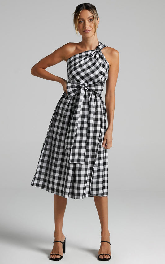 Lakeyn Dress in Black Gingham