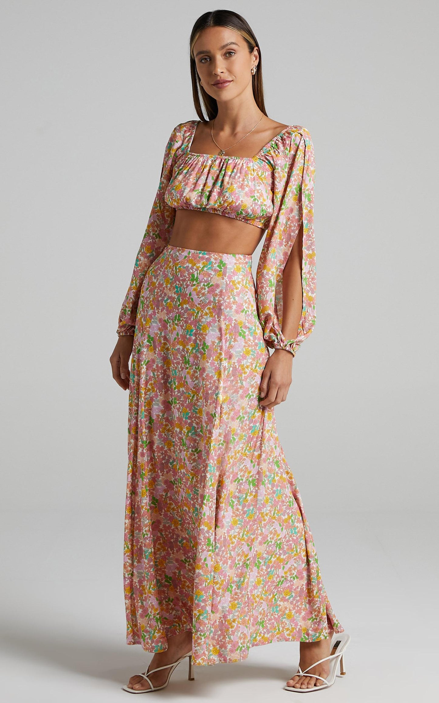 India Two Piece Set in Flower Field