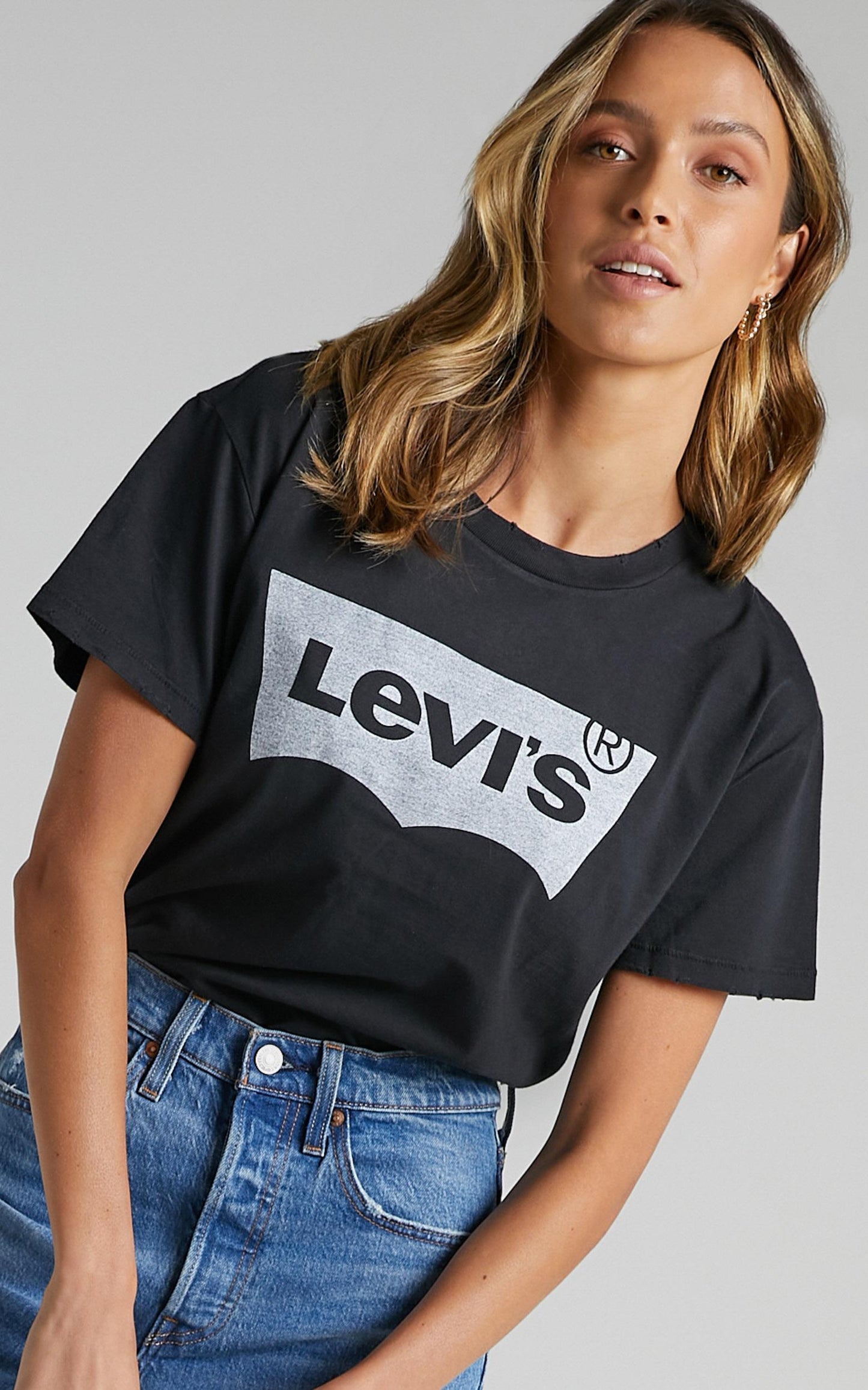 Levi's - Vintage Authentic Batwing Tee in Caviar