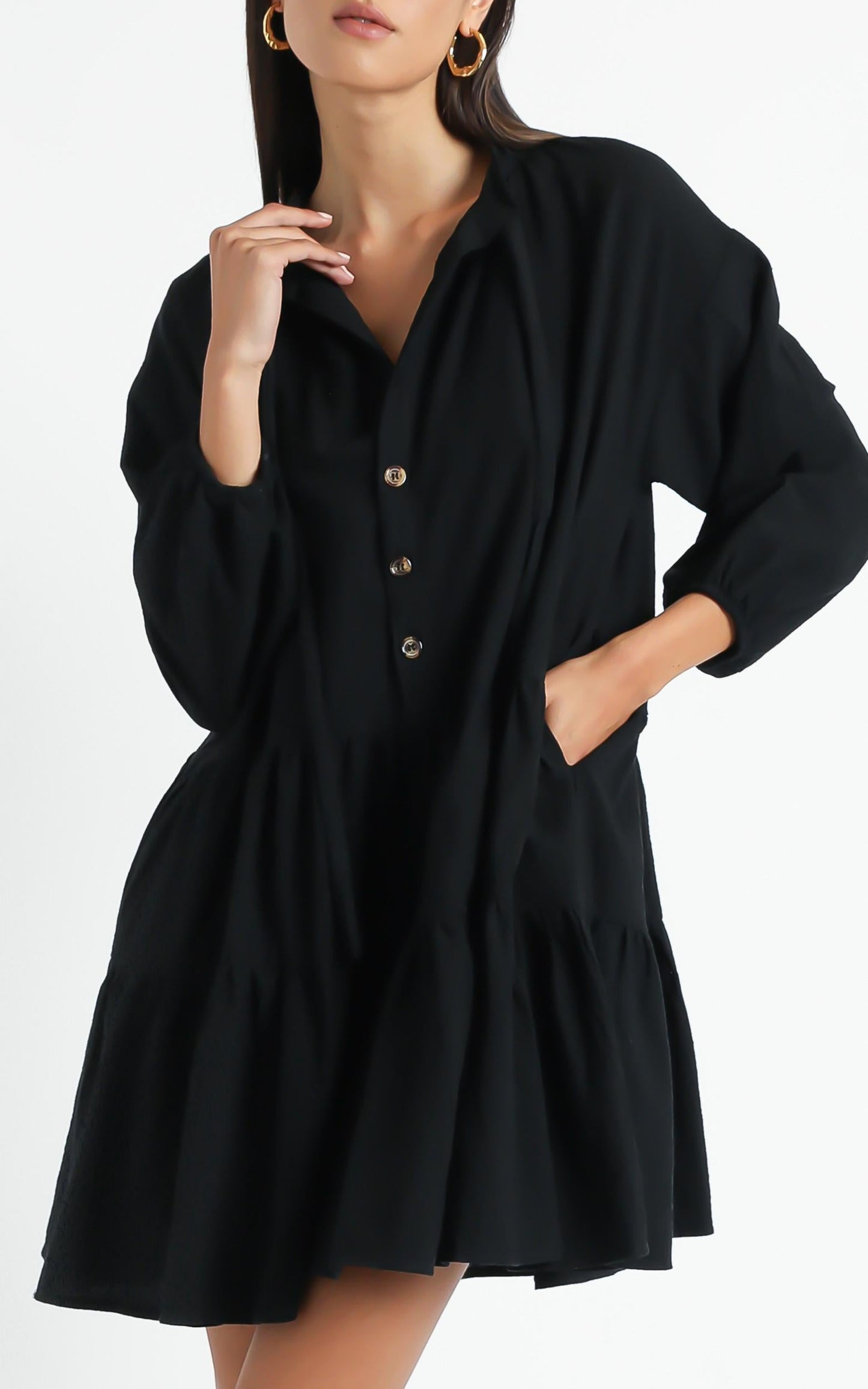 Lullaby Club - Avalon Smock Dress in Jett