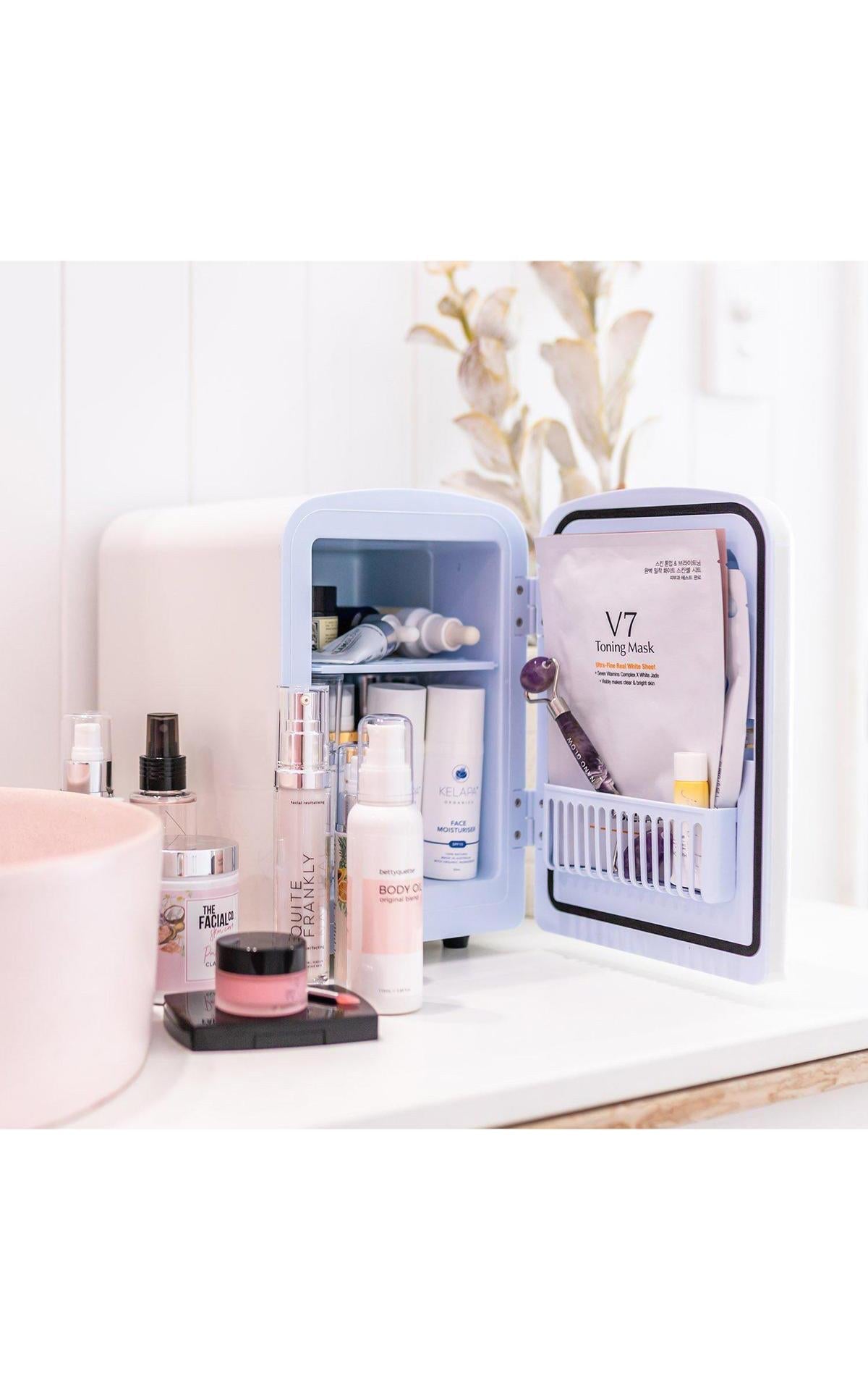 The Quick Flick - Beauty Fridge in Snow White