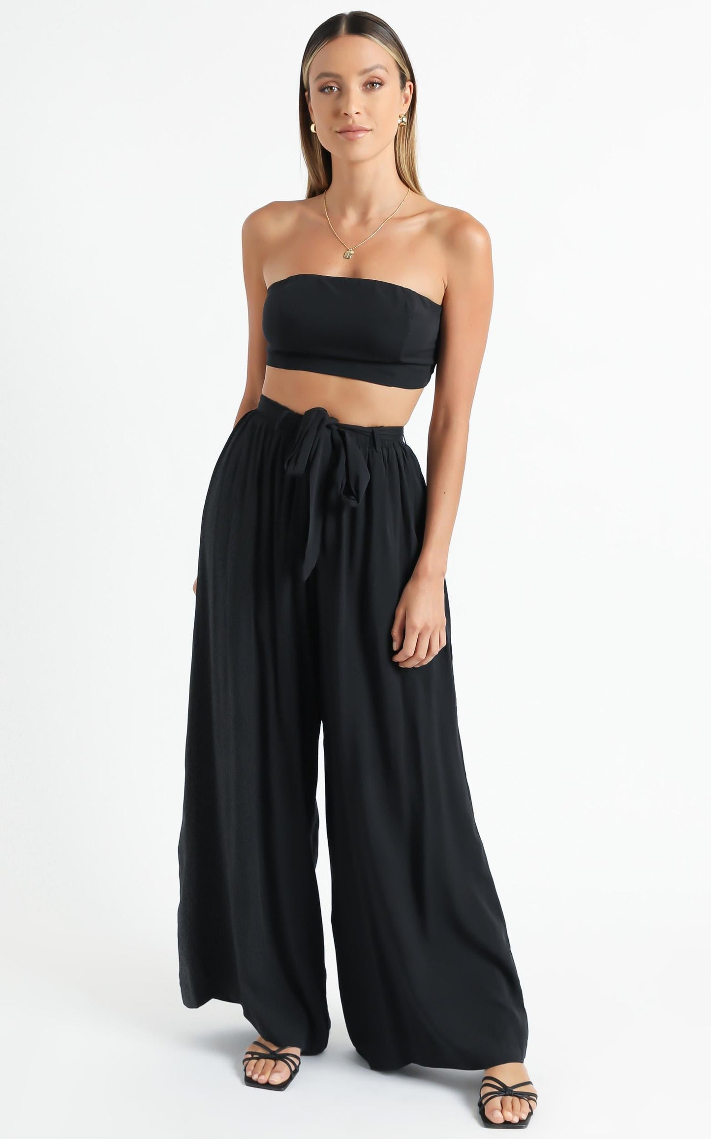 Askania Two Piece Set in Black