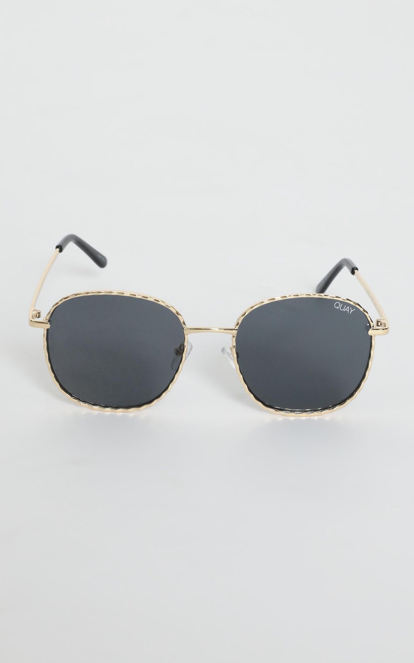 Quay X Lizzo - Jezabell Twist Sunglasses in Gold and Smoke Lens