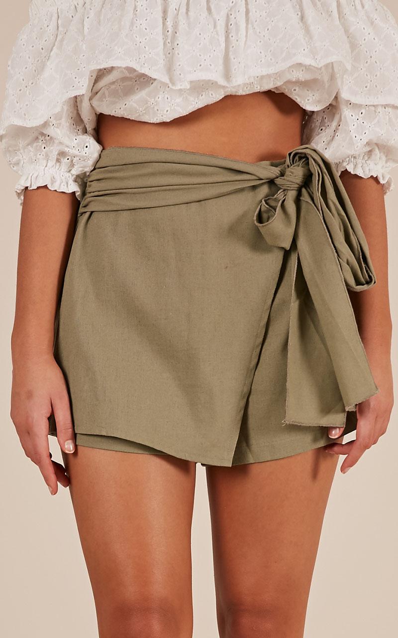 Meet Your Maker Skort In Khaki Linen Look