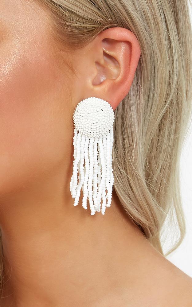 Good Timing Earrings In Cream