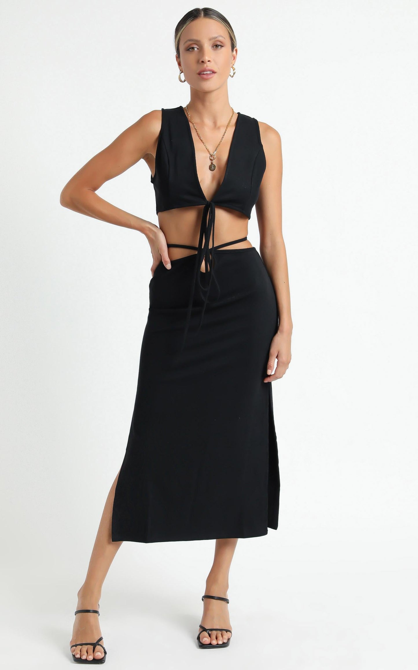 Twiin - Boa Midi Skirt in Black