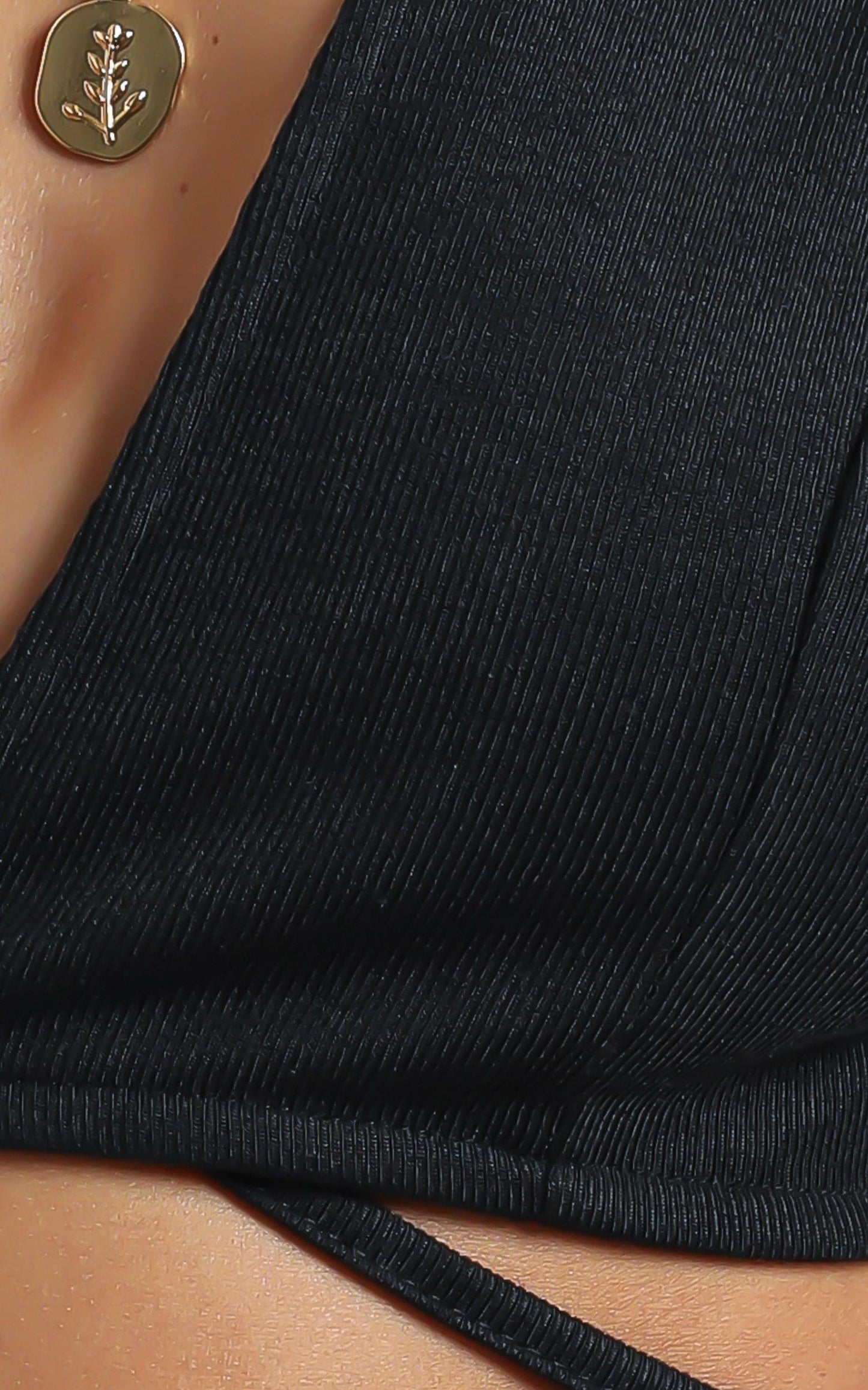 Twiin - Boa Wrap Top in Black