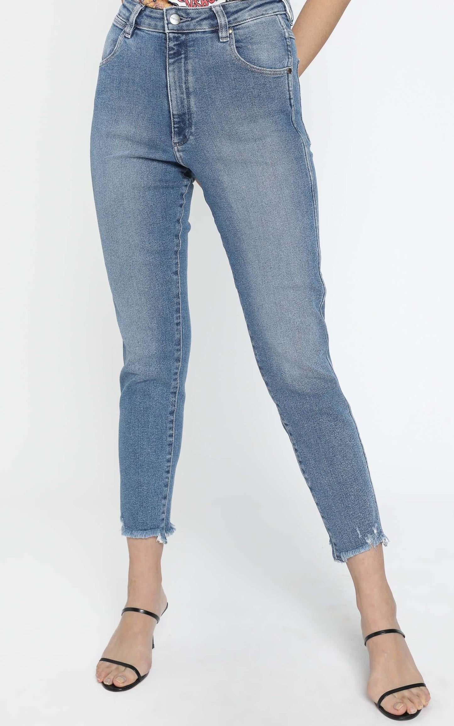 Wrangler - Tyler Cropped Jean in Silver Lining Blue
