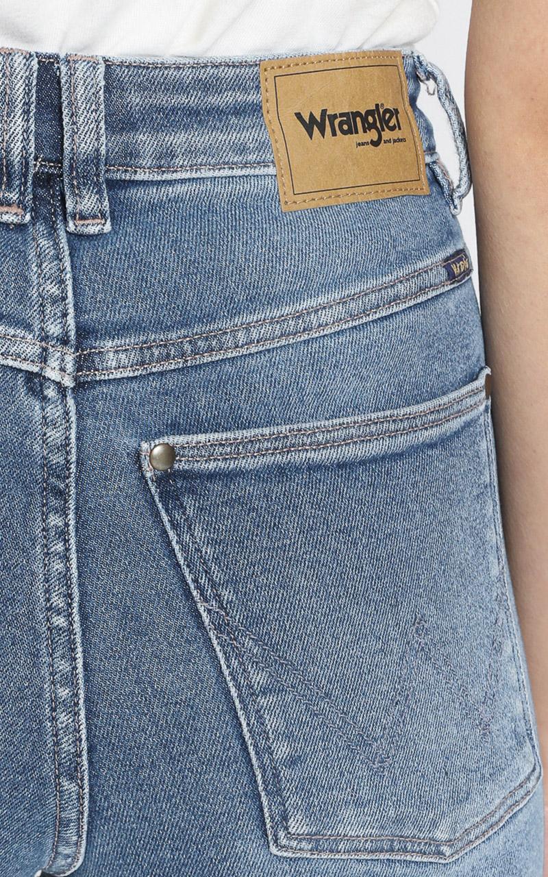 Wrangler - Tyler Cropped Jean in Silver Lining Blue