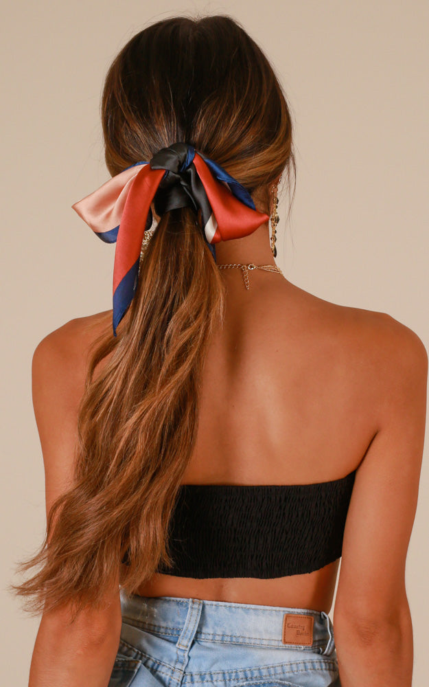 To Be Adored neck scarf in multi