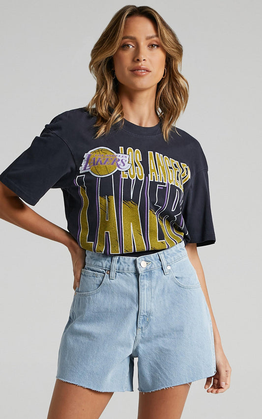 Abrand - A Venice Denim Short in Daisy Blue