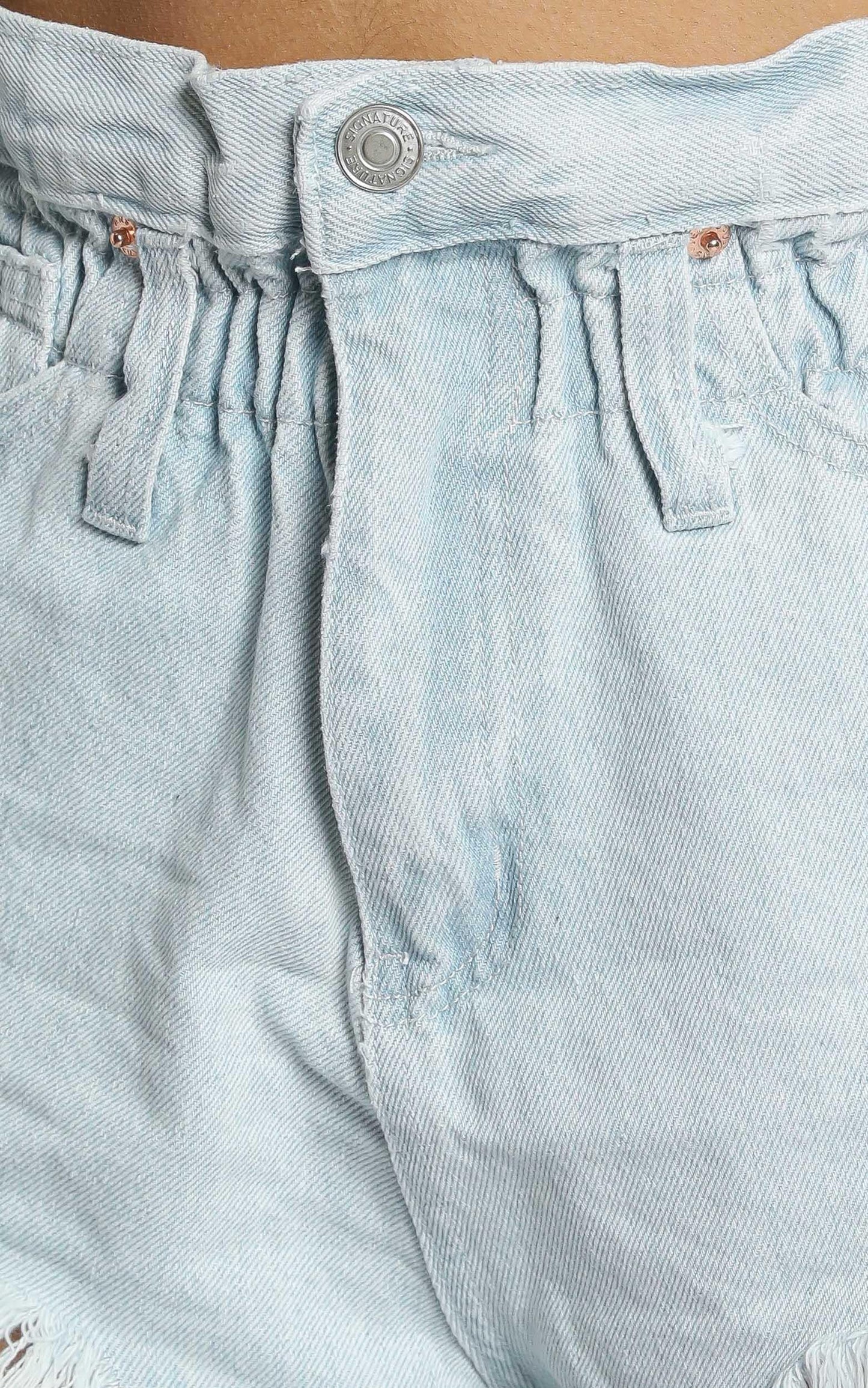 Wannabe Babe Denim Shorts in Light Wash