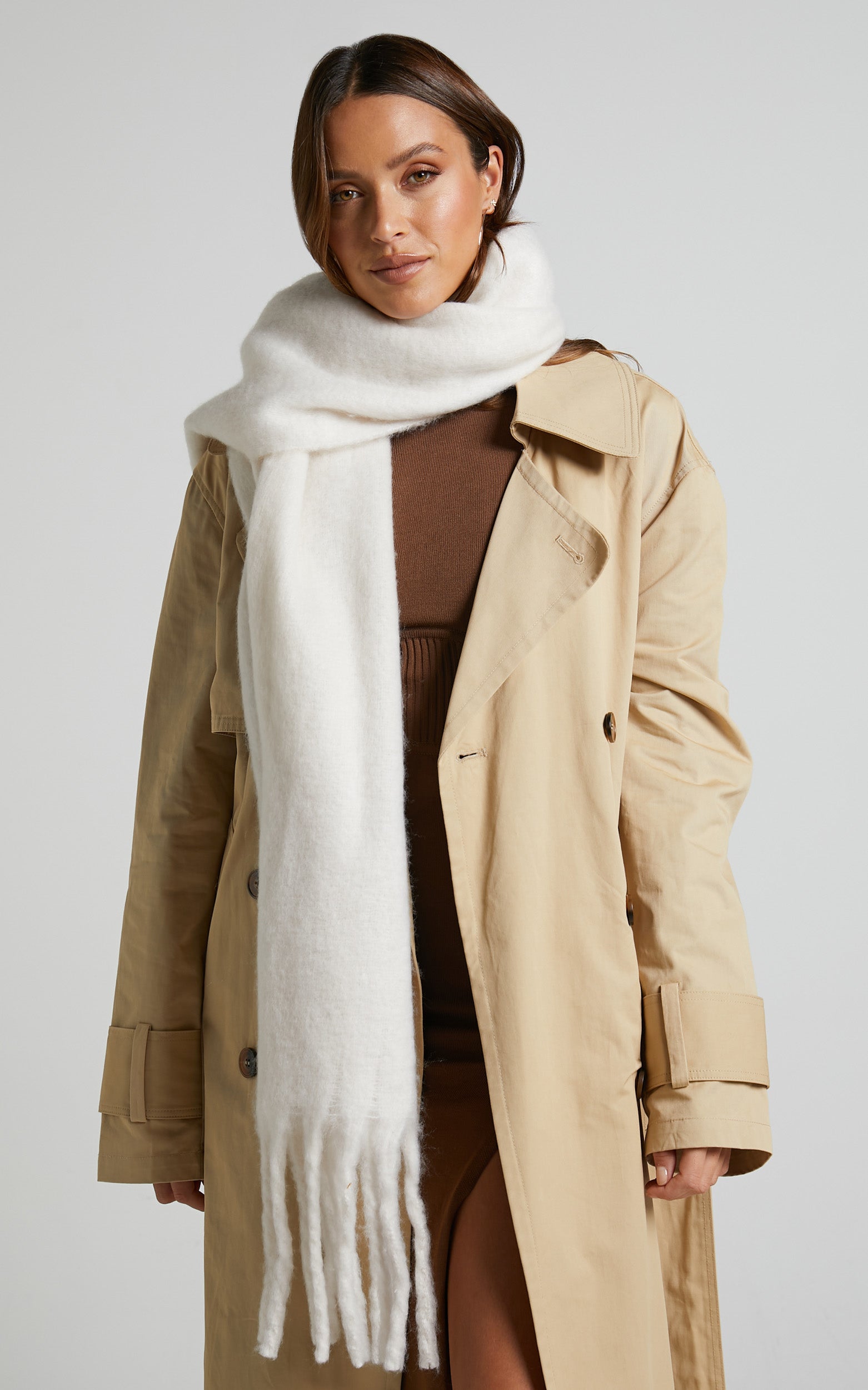 Sakura Thick Long Tassles Scarf in Cream