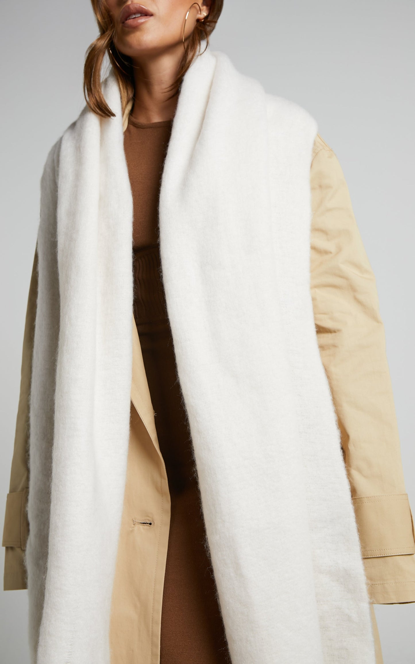 Sakura Thick Long Tassles Scarf in Cream