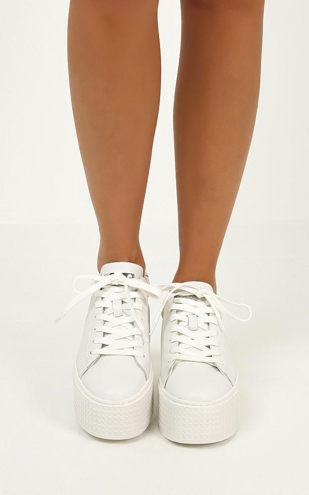 Windsor Smith - Seoul Sneakers In White Leather