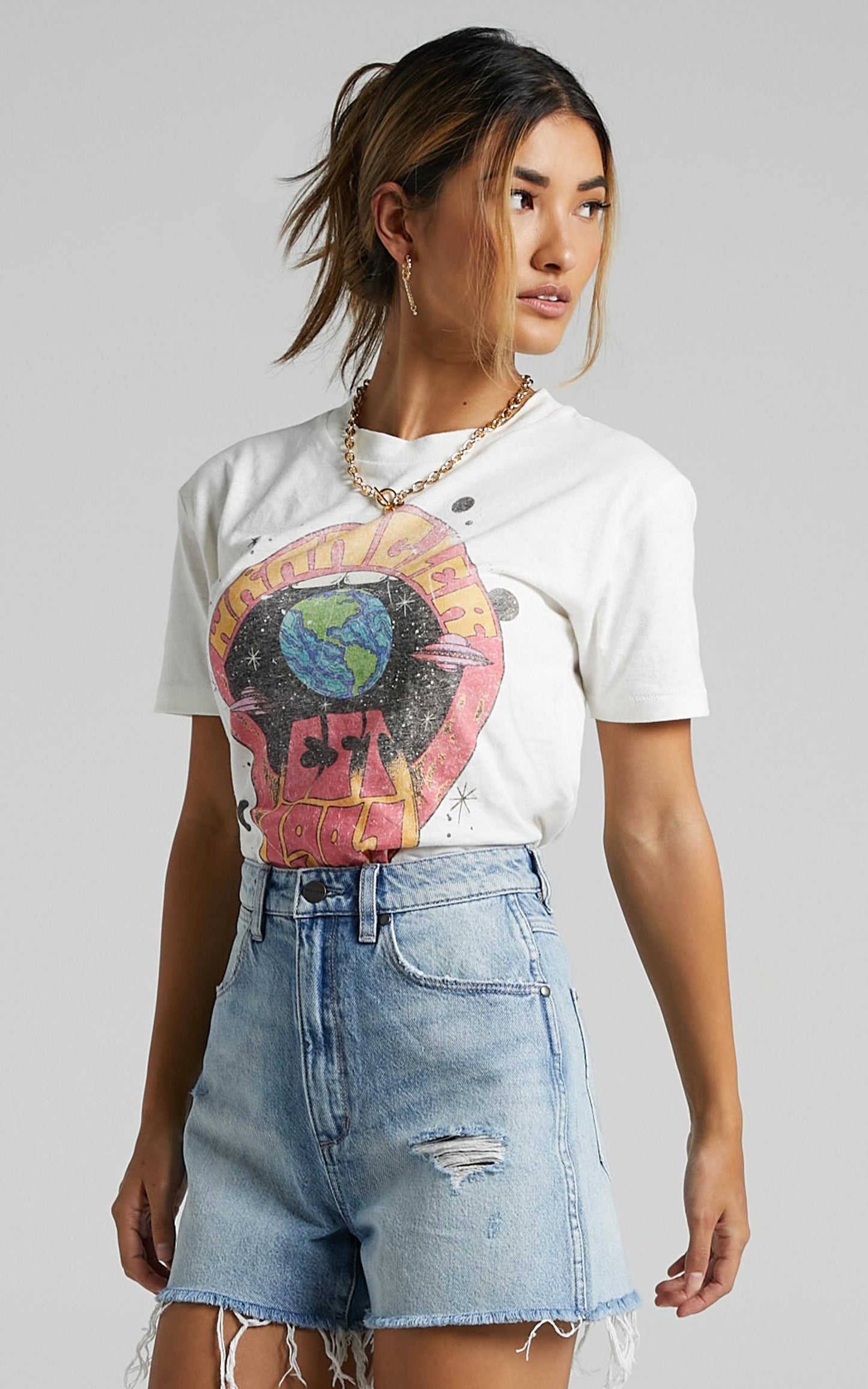 Wrangler - Hellhound Tee in Vintage White